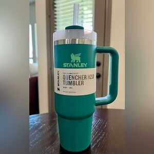 Stanley Cup - The Quencher H2.0 Flowstate Tumbler 30oz - New With Tags! Alpine
